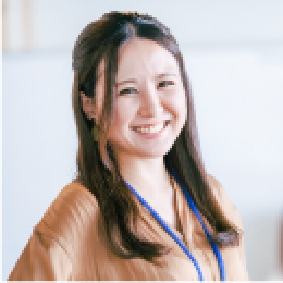 スタッフ写真:営業部 山田 花子